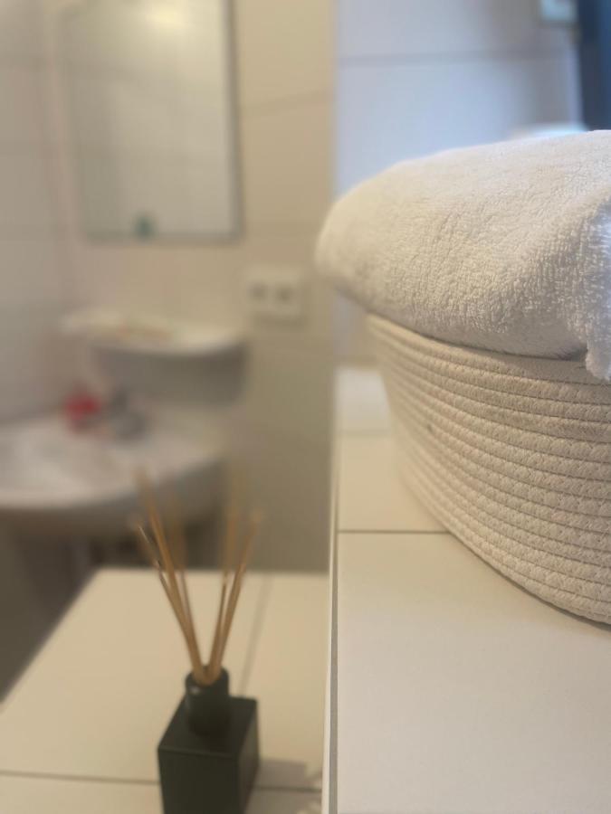 Zentrale Wohnung Direkt Am Hauptbahnhof - Bismarck Dusseldorf Ngoại thất bức ảnh