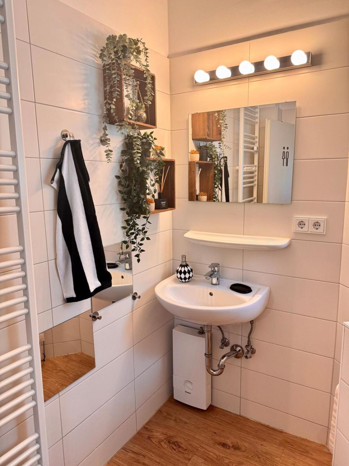 Zentrale Wohnung Direkt Am Hauptbahnhof - Bismarck Dusseldorf Ngoại thất bức ảnh