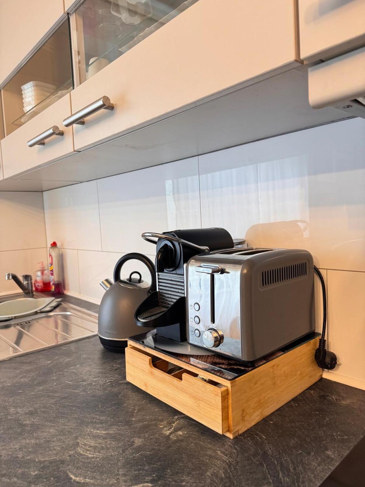 Zentrale Wohnung Direkt Am Hauptbahnhof - Bismarck Dusseldorf Ngoại thất bức ảnh