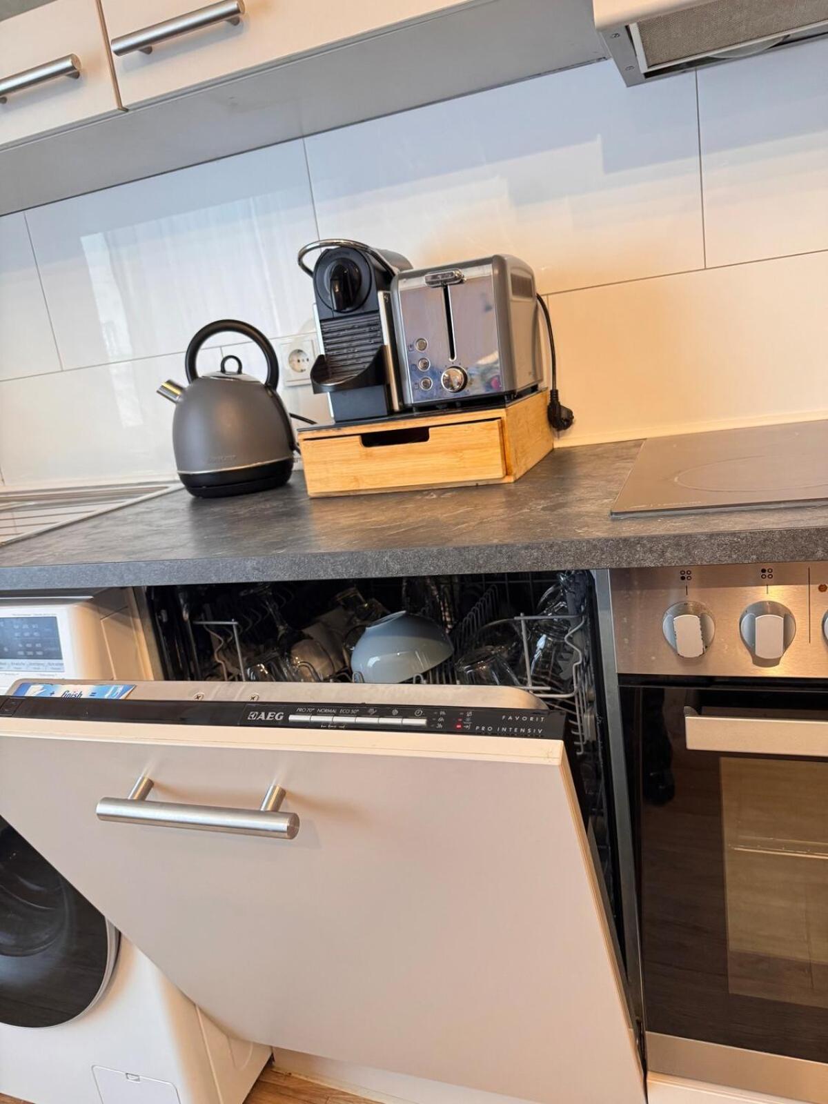 Zentrale Wohnung Direkt Am Hauptbahnhof - Bismarck Dusseldorf Ngoại thất bức ảnh